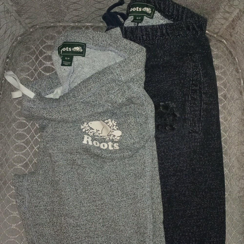 Size small men's and woman's Roots sweat pants